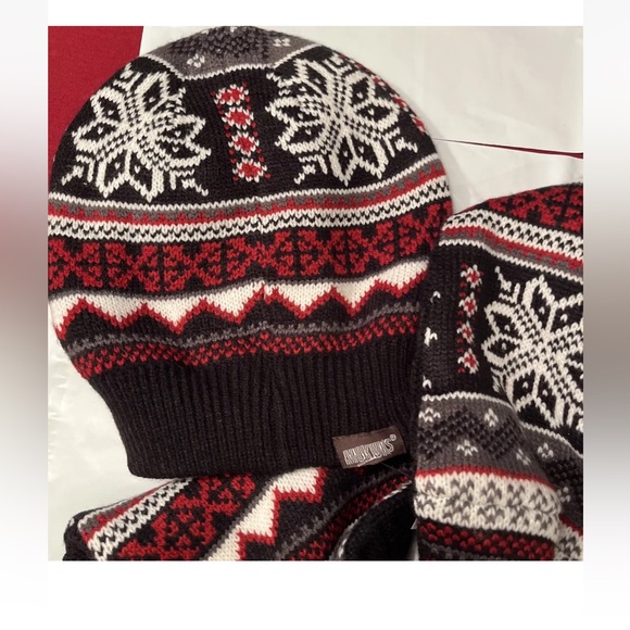 New SNOWFLAKE MukLuks Hat LOOP Scarf SET RED BLACK Knit Fair Isle ARCTIC Snow OS - Picture 8 of 10